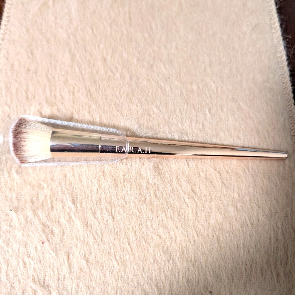 Farah Flat Foundation 615F Brush